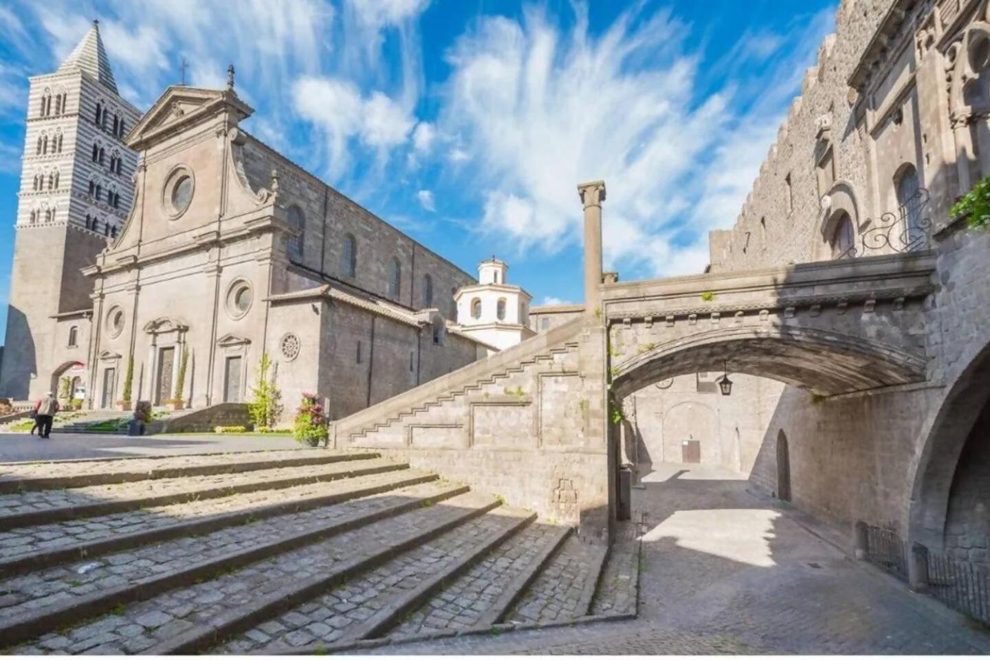 appartamento centro storico con cucina, servizio streming, vicino a tutte le attrazioni del posto Viterbo Esterno foto