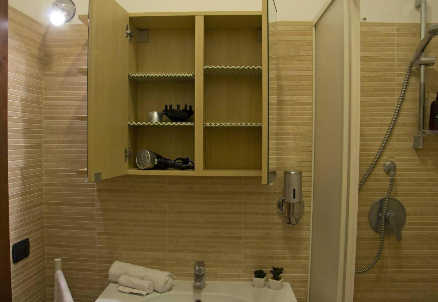 appartamento centro storico con cucina, servizio streming, vicino a tutte le attrazioni del posto Viterbo Esterno foto
